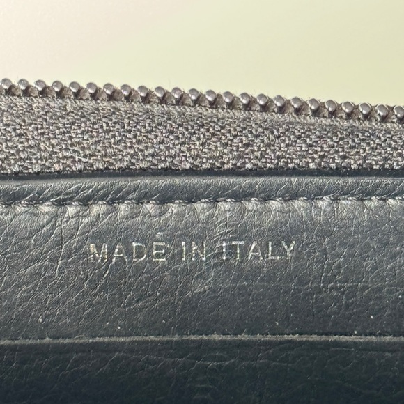 SOLD❌ Chanel Boy Zipped Wallet - Picture 9 of 13